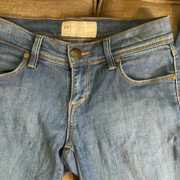 Amazing FREE PEOPLE Super Soft Skinny Jeans Womens Sz 24 - Picture 5 of 5